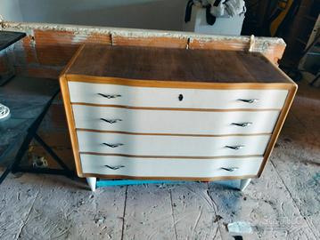 mobile antico restaurato