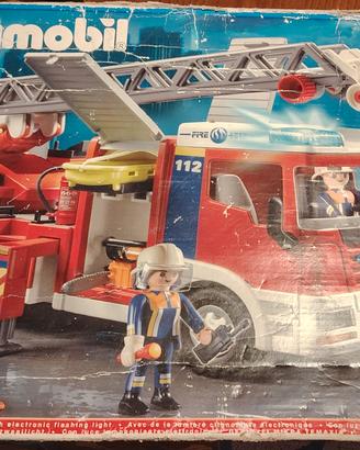 Playmobil. Camion pompieri