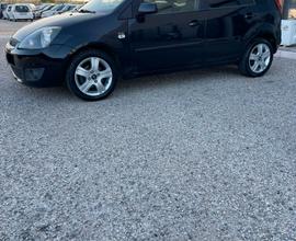 Ford Fiesta 1.4 TDCi 5p- NEOPATENTATI