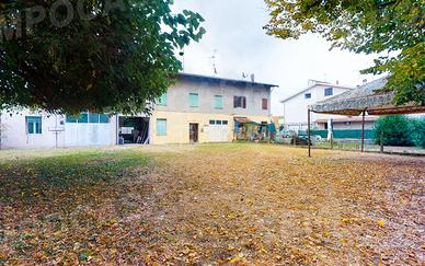 CASA INDIPENDENTE CON GIARDINO E GARAGE