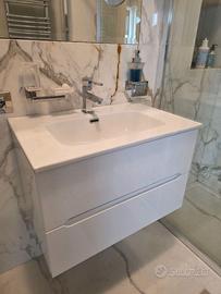 Mobile bagno sospeso design lavabo e miscelatore