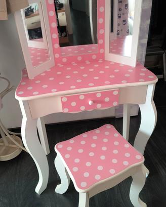 postazione trucco bambina