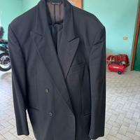 Abiti da uomo vari colori e marche