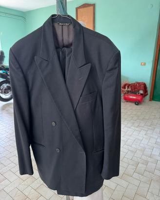 Abiti da uomo vari colori e marche