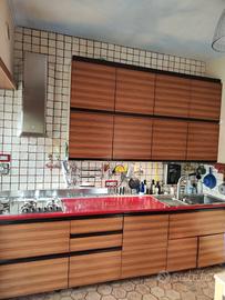 cucina di 3,20mt in legno wengé pianale  rosso