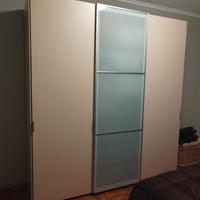 Armadio camera da letto completo di comodini