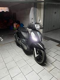 Beverly 350