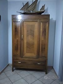 Armadio anni 40 del 900 e entrata con specchiera