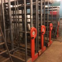 Scaffali scorrevoli su binari