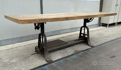 Tavolo vintage in legno 234x 102 cm