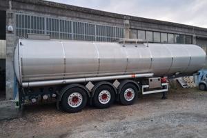 Semirimorchio cisterna trasporto bitume