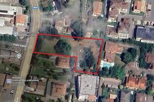 Terreno di 3250 m² a Mirandola