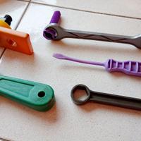 Set giocattoli chiave inglese, cacciavite, bullone