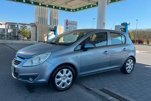 Opel corsa GPL neopatentati