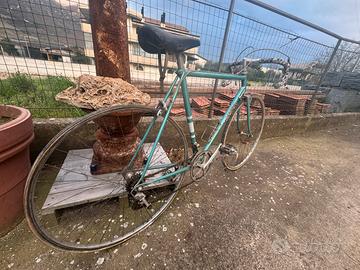 bicicletta da corsa Legnano degli anni 70