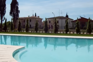 Nuovo Quadrilocale con domotica , piscina e tennis