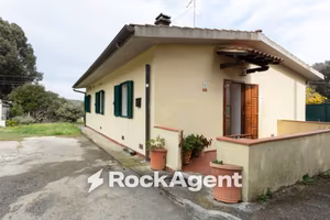 Rustico / Casale di 115 m² con 3 locali e box auto