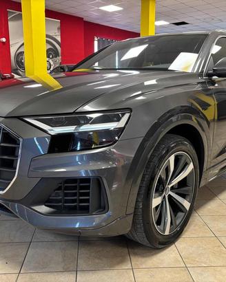 AUDI Q8 50 TDI quattro TETTO IVA DETRAIBILE!!!