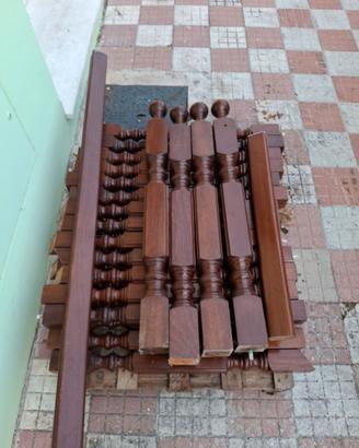 Balaustra in legno massello
