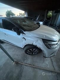 Vende  auto incidentata