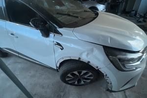 Vende  auto incidentata