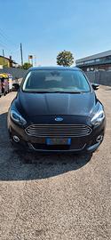 FORD S-MAX TITANIUM