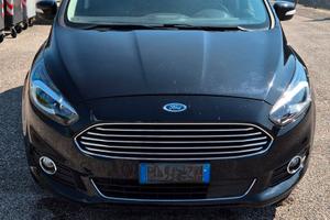 FORD S-MAX TITANIUM