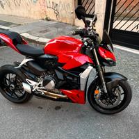 Ducati streetfighter v2 anno 2023