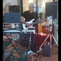 Musicista cantante DJ per serate al Top