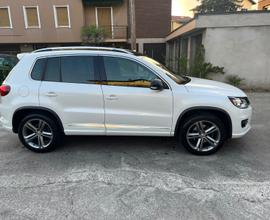 VOLKSWAGEN Tiguan 2.0 TDI 4Motion R-Line 184CV