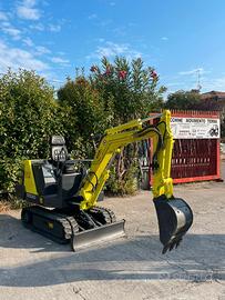 E02 Escavatore 13 q Yanmar B12