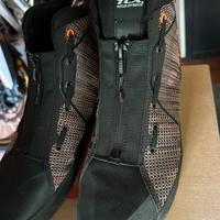 Scarpe da moto marca TCX modello Air numero 47.