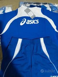 completo shirt calzoncino asics