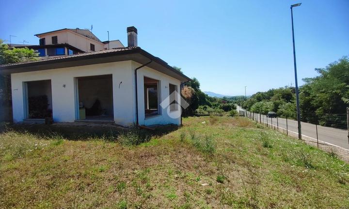 CASA INDIPENDENTE A CASSINO