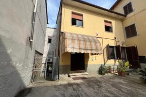 CASA SEMINDIPENDENTE A CAPANNORI