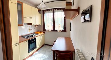 Zona tranquilla,2 camere,2 bagni, clima,posto auto