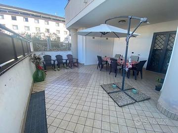 Appartamento con patio esterno