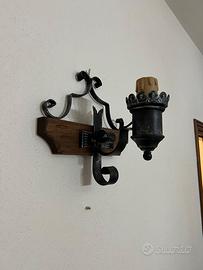 Lampadario e applique in legno e ferro battuto