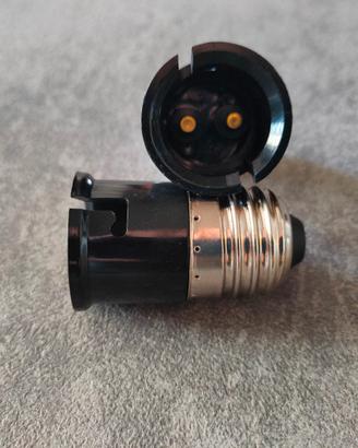 Adattatori per lampadine da E27 a B22