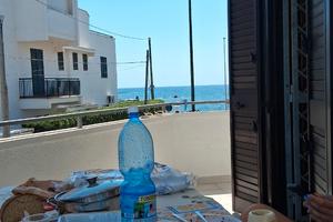 Porto cesareo fronte mare