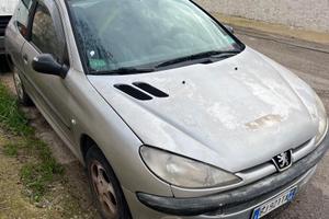Auto Peugeout  206