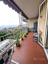 Appartamento di 115 m² con 4 locali e box auto a S