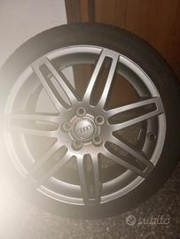 4 pneumatici più 4 cerchioni originali 