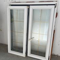 Infisso in pvc a 2 ante