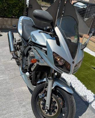 Yamaha Fazer 600