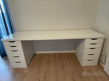 Scrivania