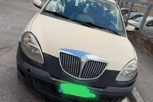 Lancia ypsilon 2001