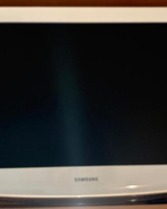 TV Samsung 32” LCD bianco con attacco a muro