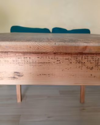 Due tavoli Ikea in pino da carteggiare
