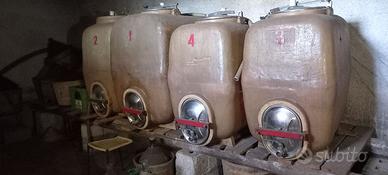 botti e tini per vino in vetroresina